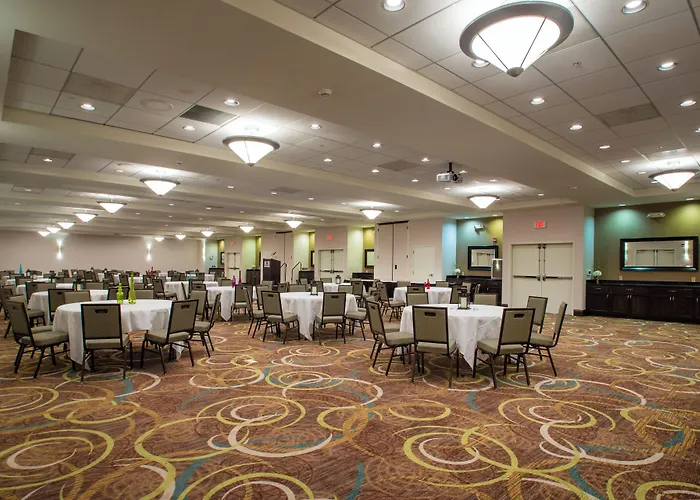 Holiday Inn Hotel & Suites Bloomington Airport By Ihg